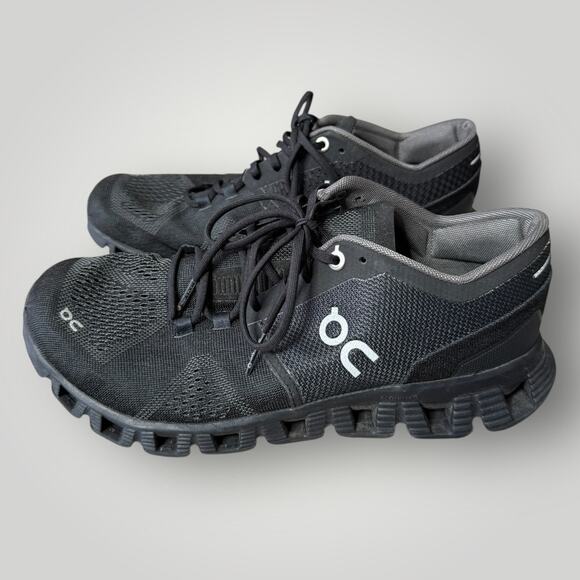 ON Running Cloud Women’s Shoes – Size W7.5 – Black – Pre-Owned - Picture 1 of 11